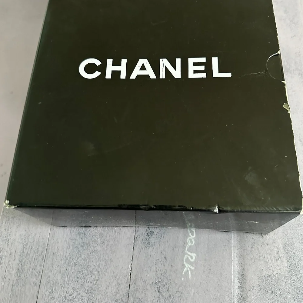 Chanel Medium size Box